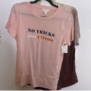 Halloween T Shirt 1901 & Old Navy Tie-dye shirt Lot of 2 Medium